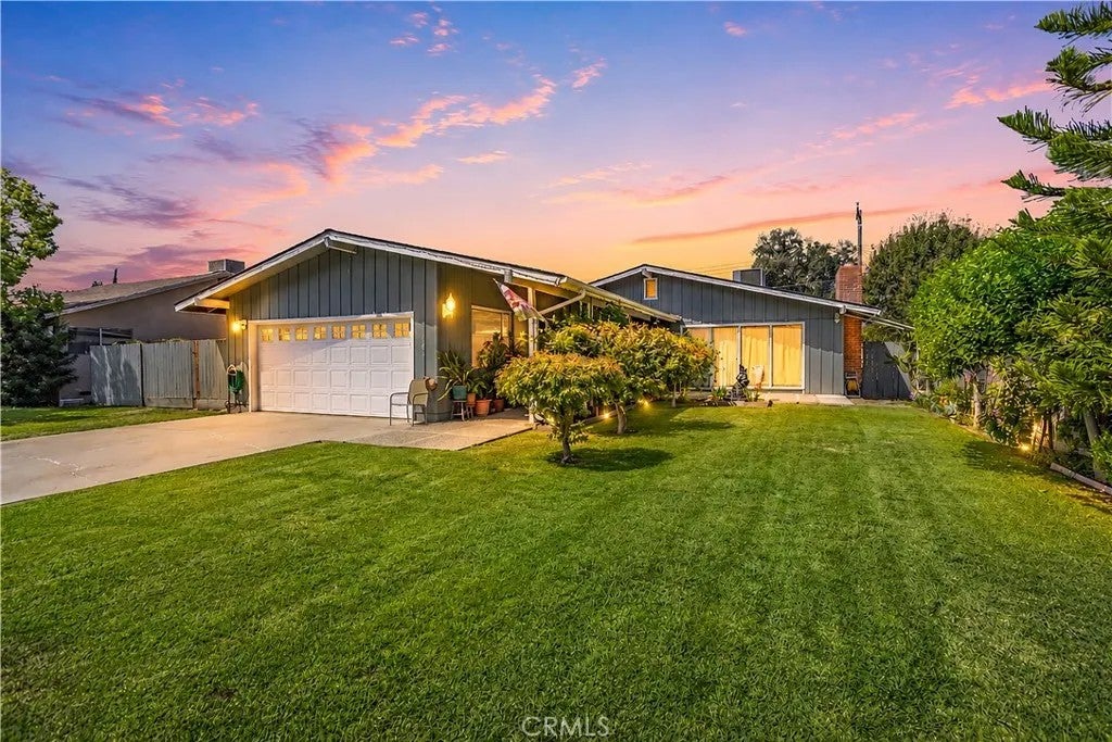1101 S Mountain Street — photo