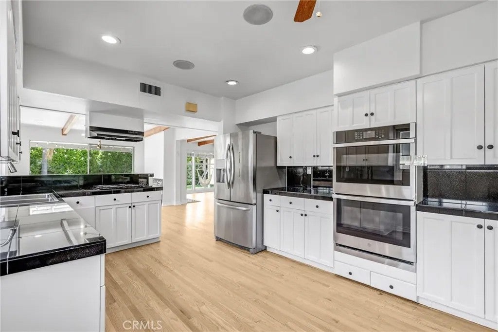 6106 Wilkinson Avenue — photo