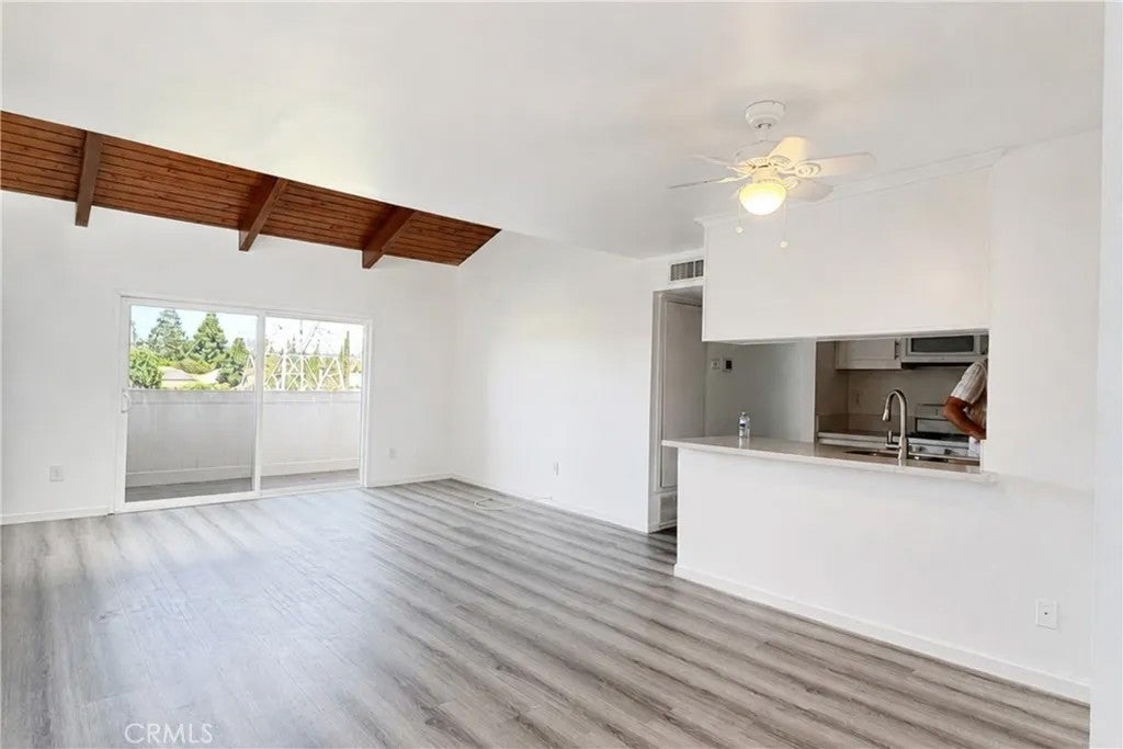 10331 Lindley 229 — photo