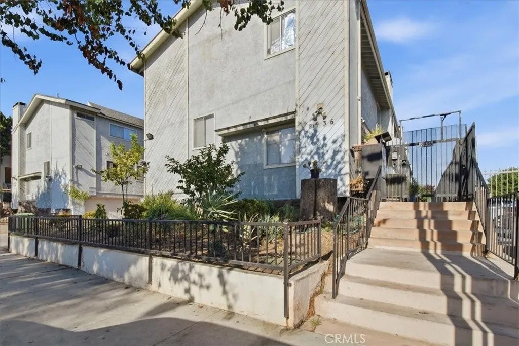 8936 Willis Ave 11 — photo