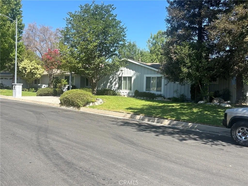 17229 Weddington — photo