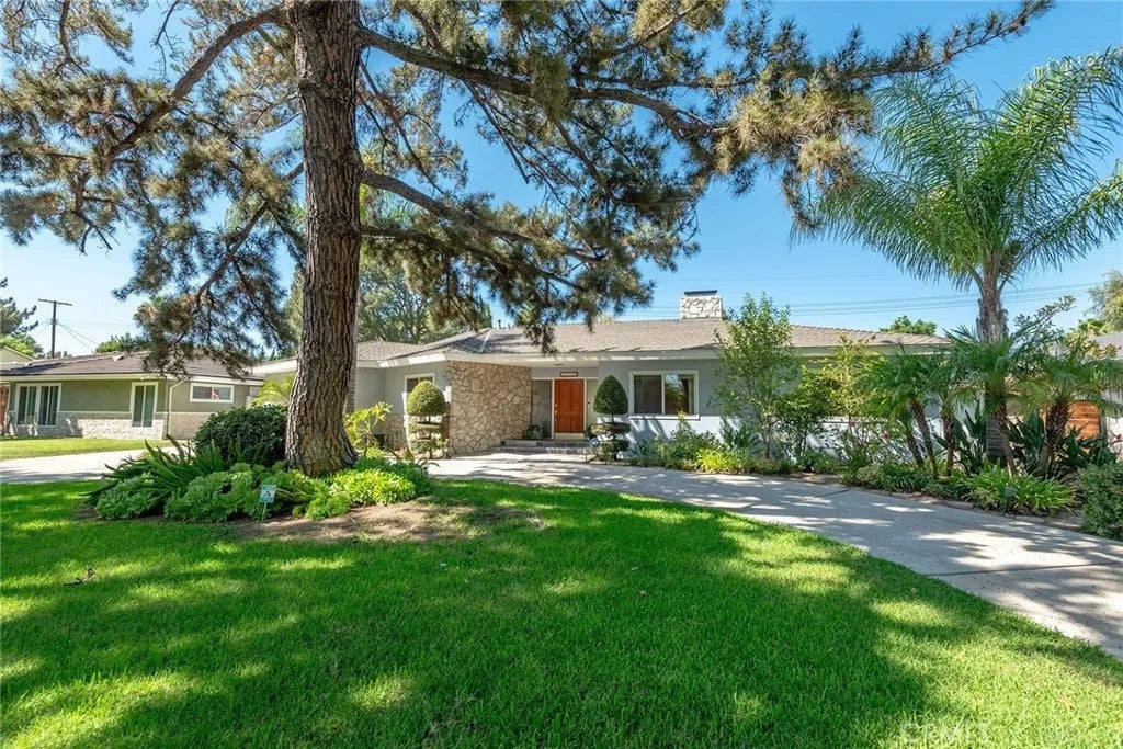 17735 Fullerfarm — photo