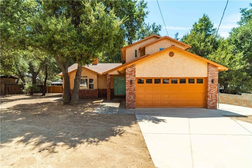 15942 Calle Hermosa — photo