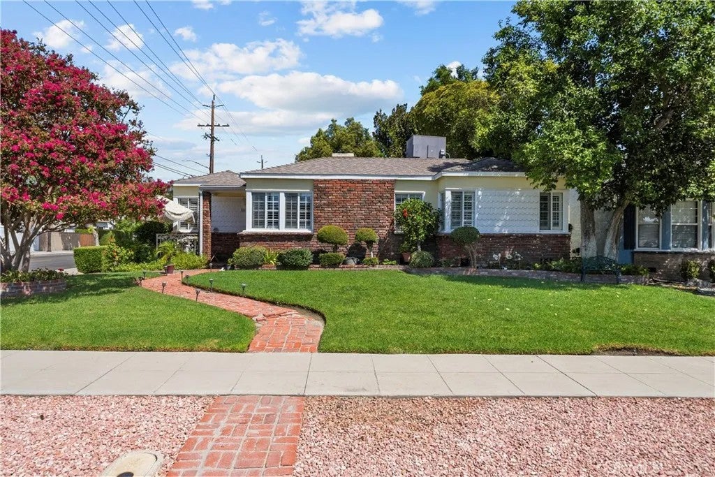 1844 N Fairview — photo