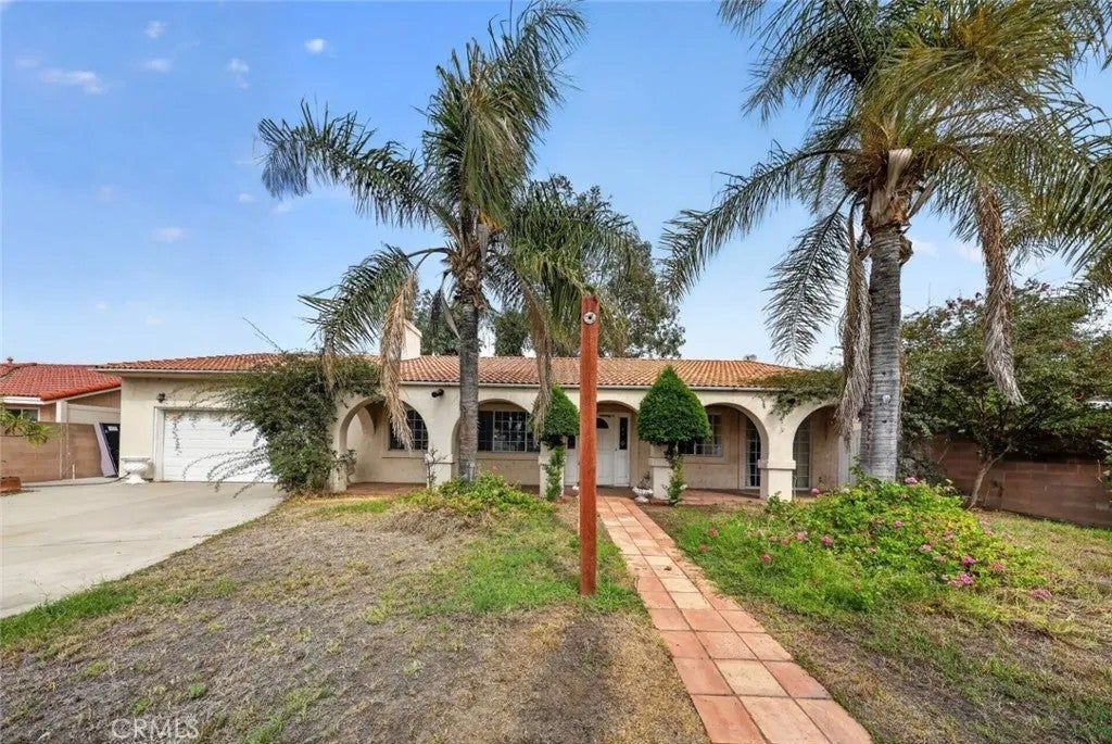 12817 Mineola Street — photo