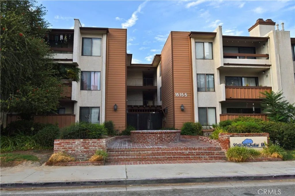 15155 Sherman Way 37 — photo