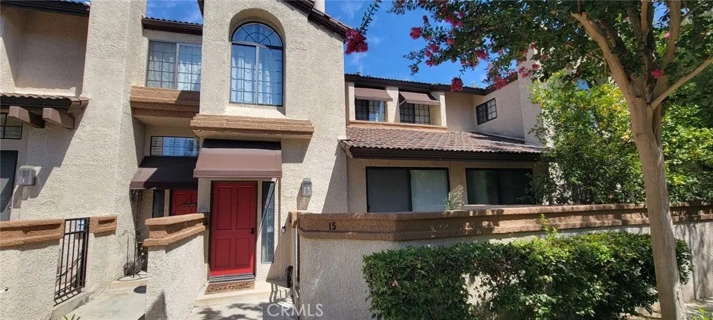 15 Rock Cliff Place — photo