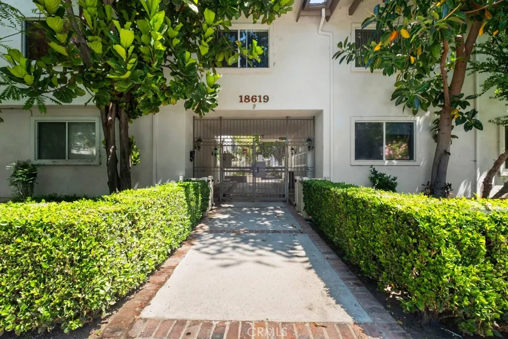 18619 Collins Unit F30 — photo