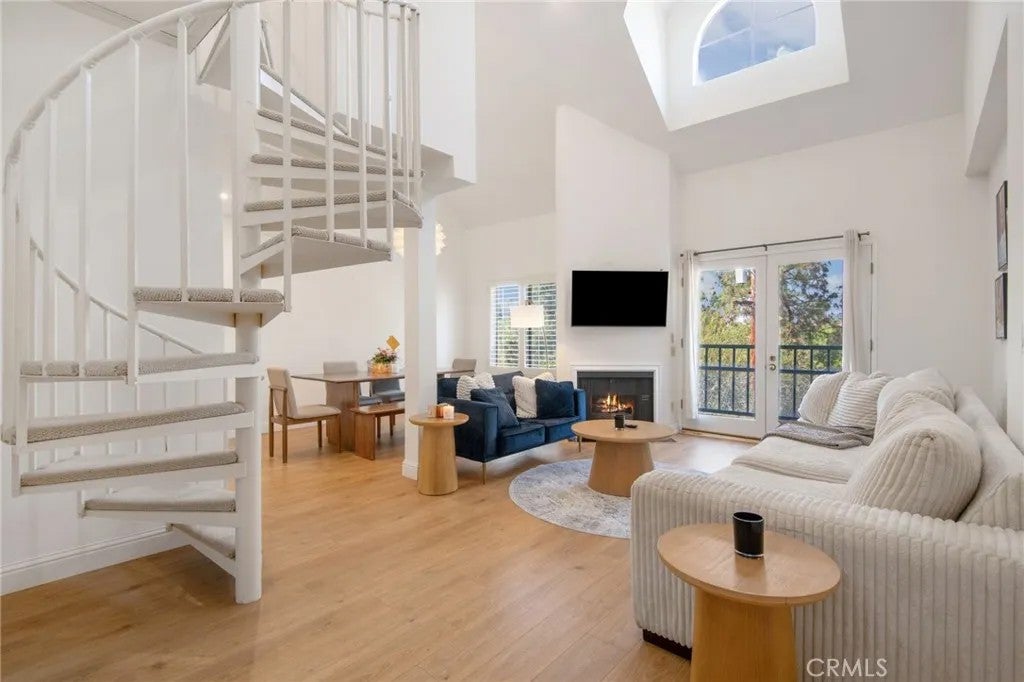 13220 Valleyheart Drive 305 — photo