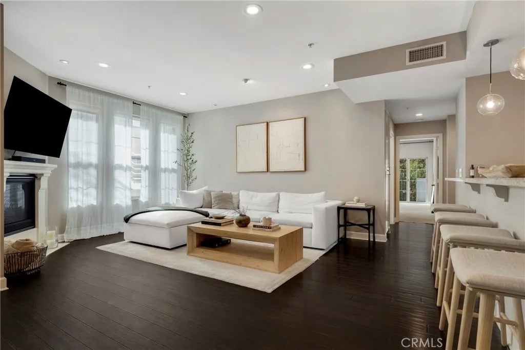 10639 Woodbridge Street 206 — photo