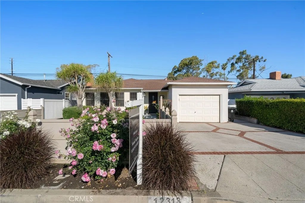 12313 Alberta Drive — photo