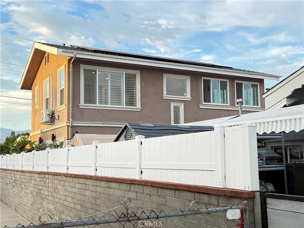 9109 Whitmore Street — photo