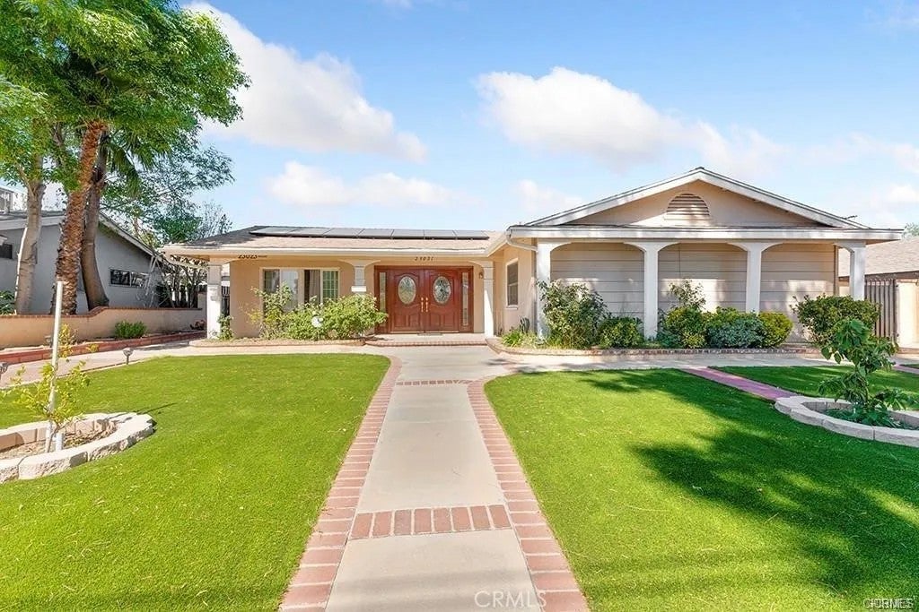 23021 Saticoy — photo