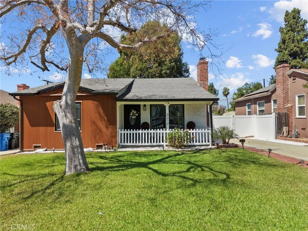 6013 Gregory — photo