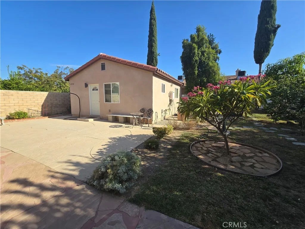 18546 Elkwood Street — photo