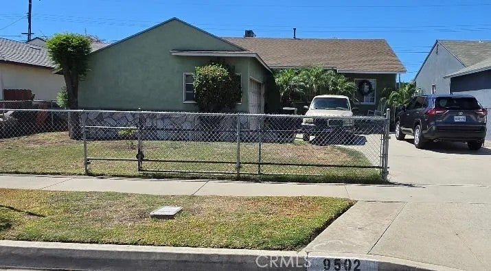 9502 Brookpark — photo
