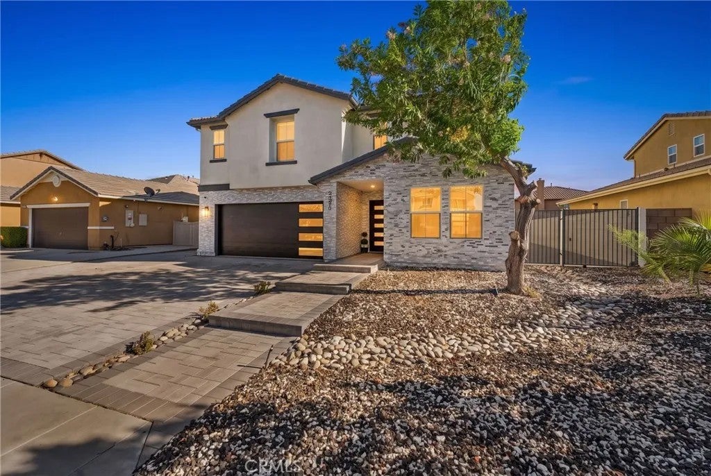 3550 Topaz — photo