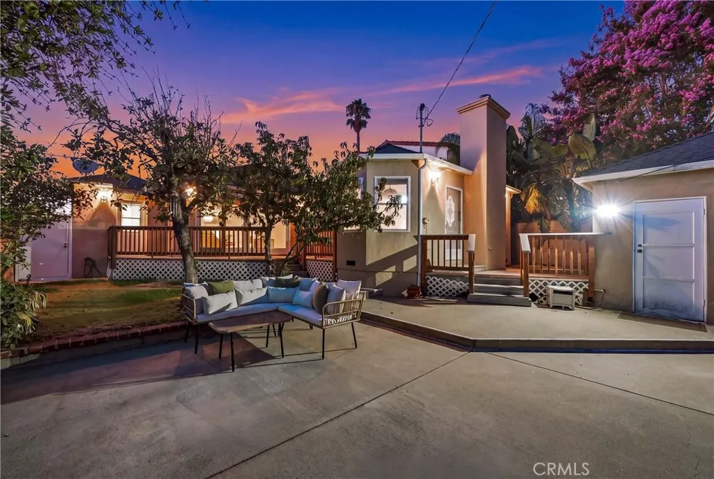 730 E Fairmount Road, Burbank, CA 91501 — photo 2