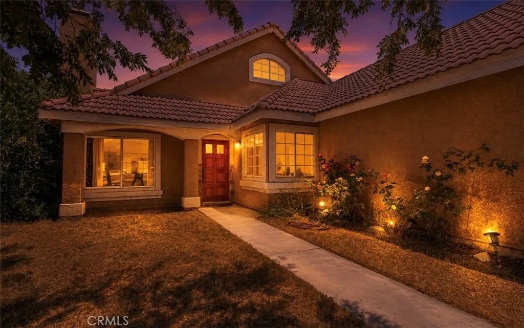 36848 Hillcrest — photo