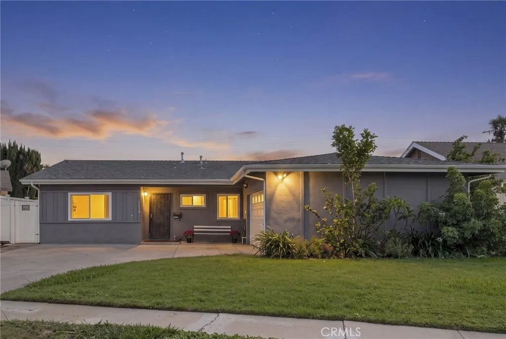 16634 Blackhawk — photo