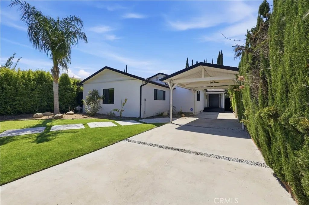 5527 Beckford Avenue — photo
