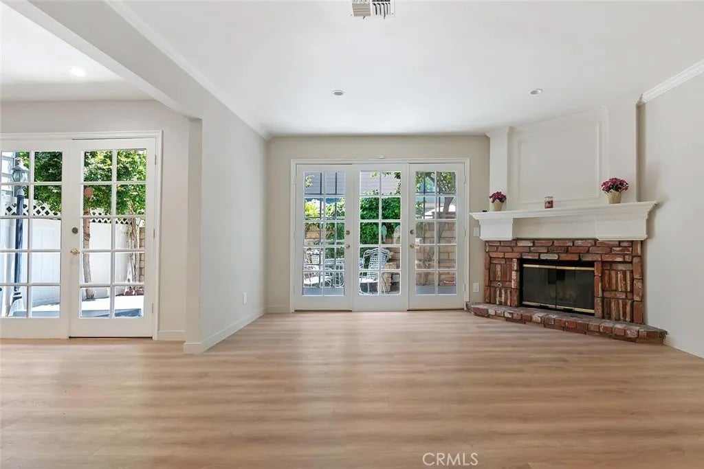 18850 Hatteras 5 — photo