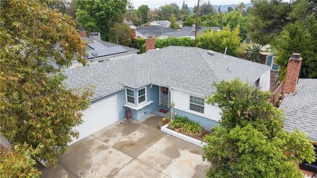 19148 Hart — photo