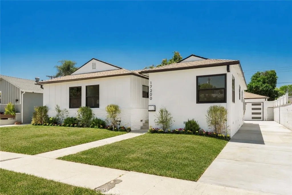 17200 Lanark Street — photo