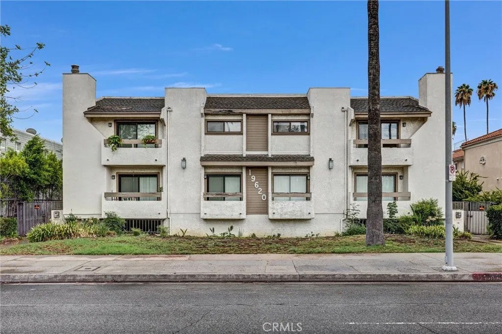 19620 Sherman Way Unit 1 — photo
