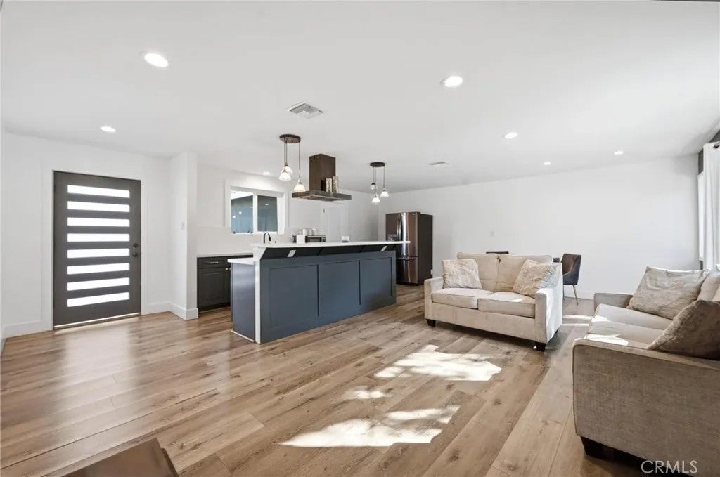 14975 Florentine Street — photo