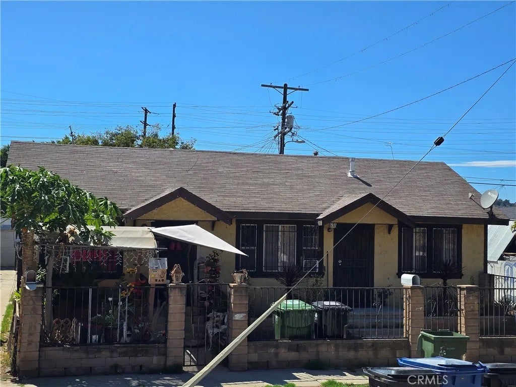634 Romulo Street — photo