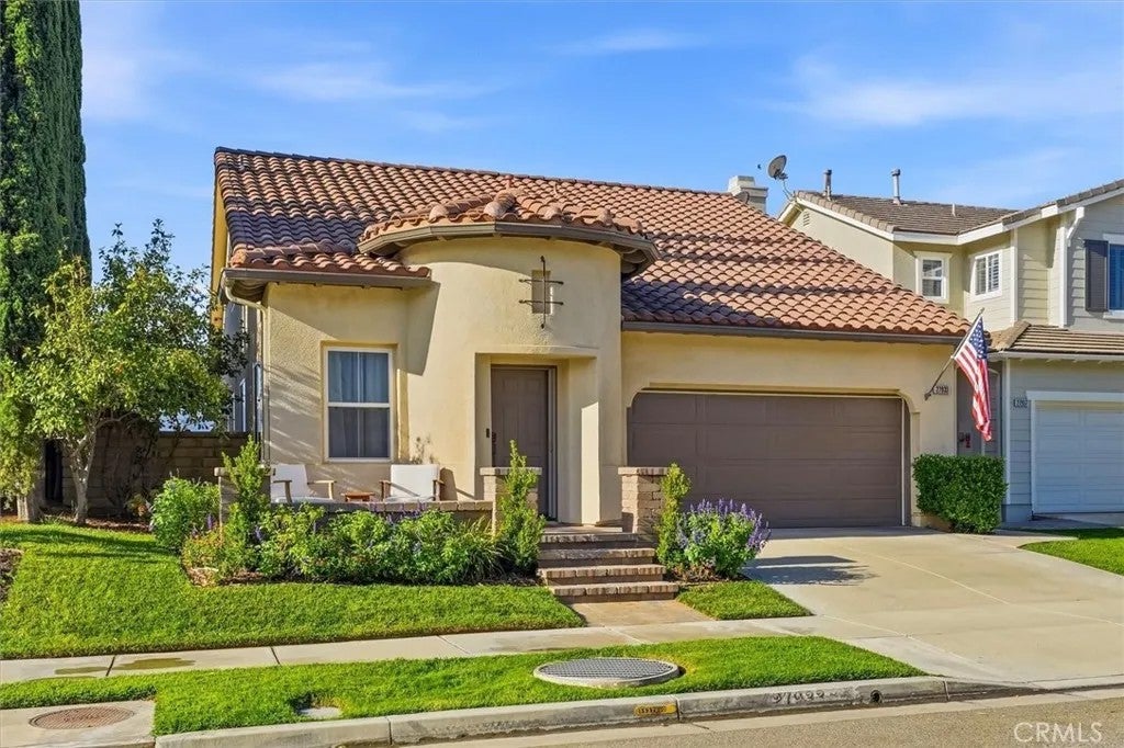 27933 Mariposa Street — photo