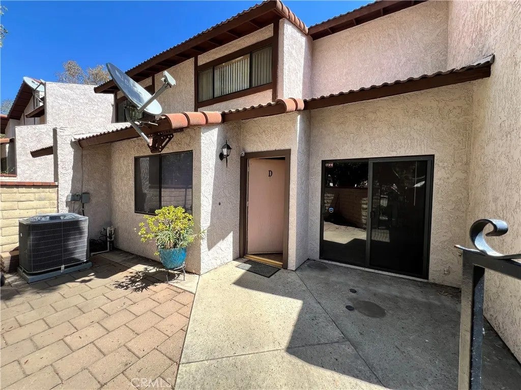 922 N Redding D — photo