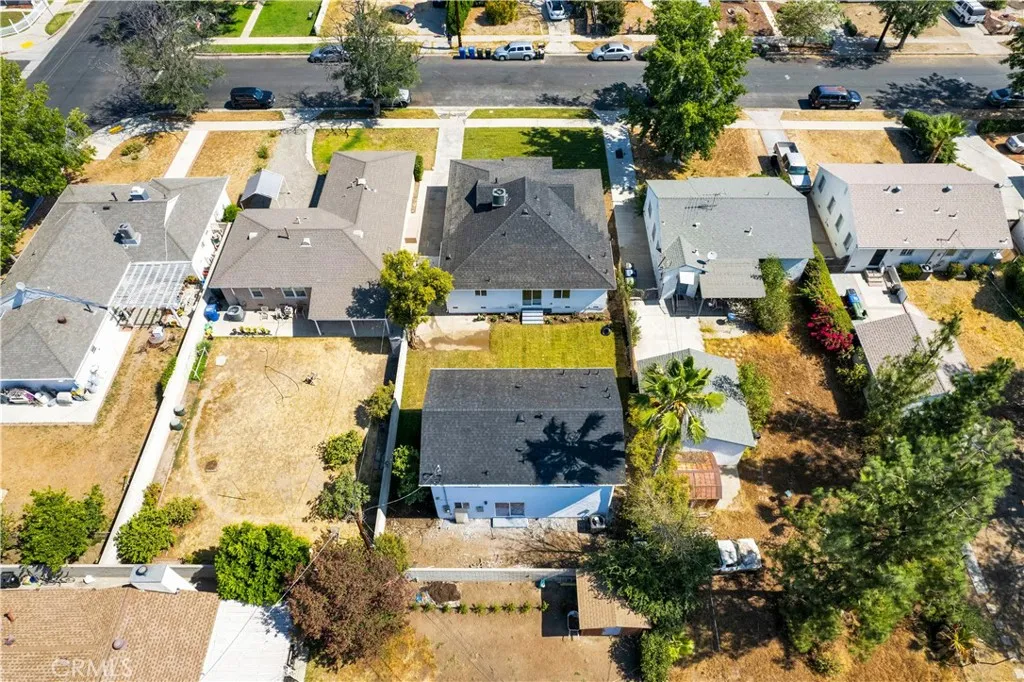 17116 Kingsbury — photo