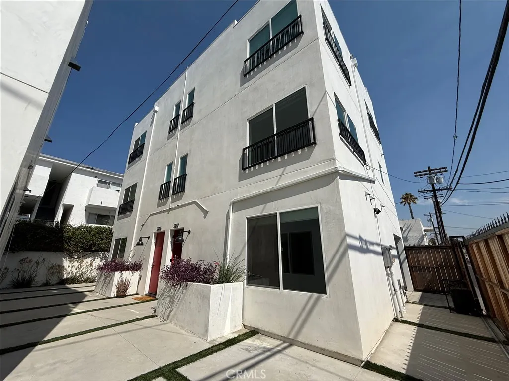 21715 Hart Street — photo