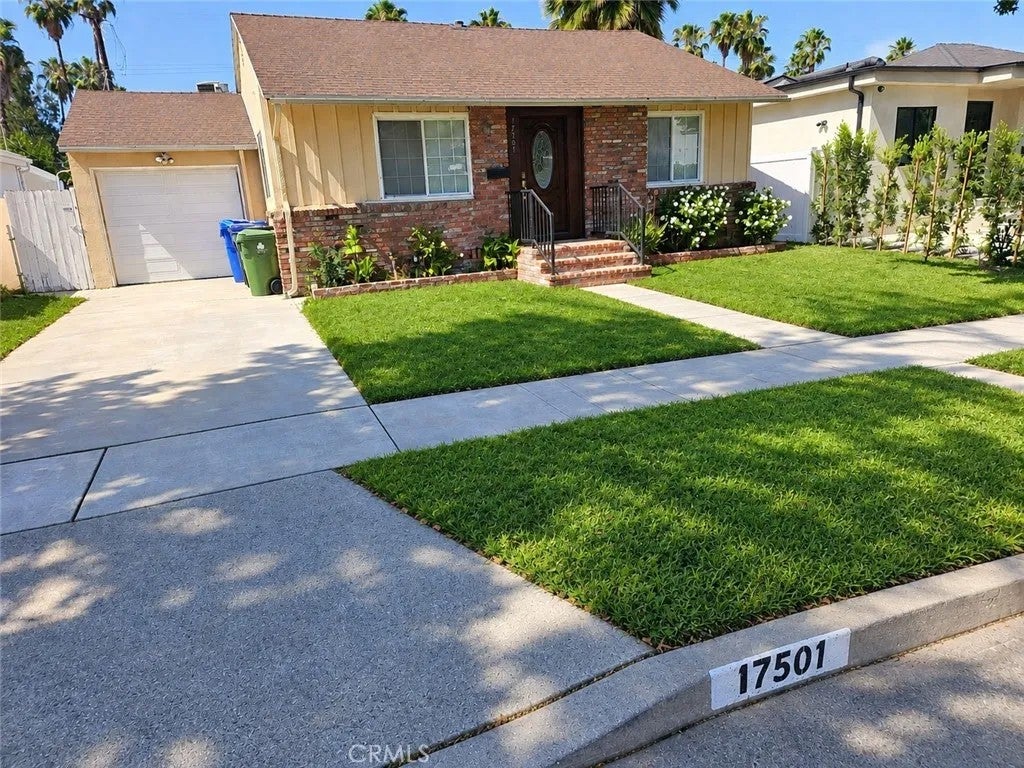 17501 Bullock — photo