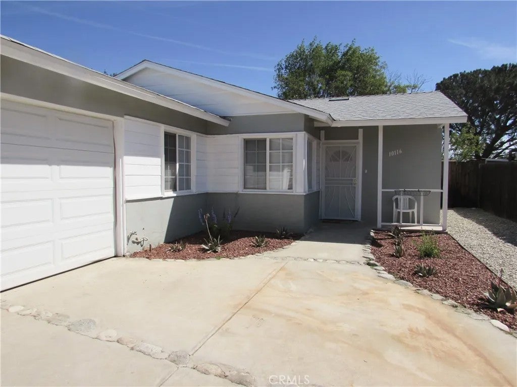 10116 Owensmouth — photo