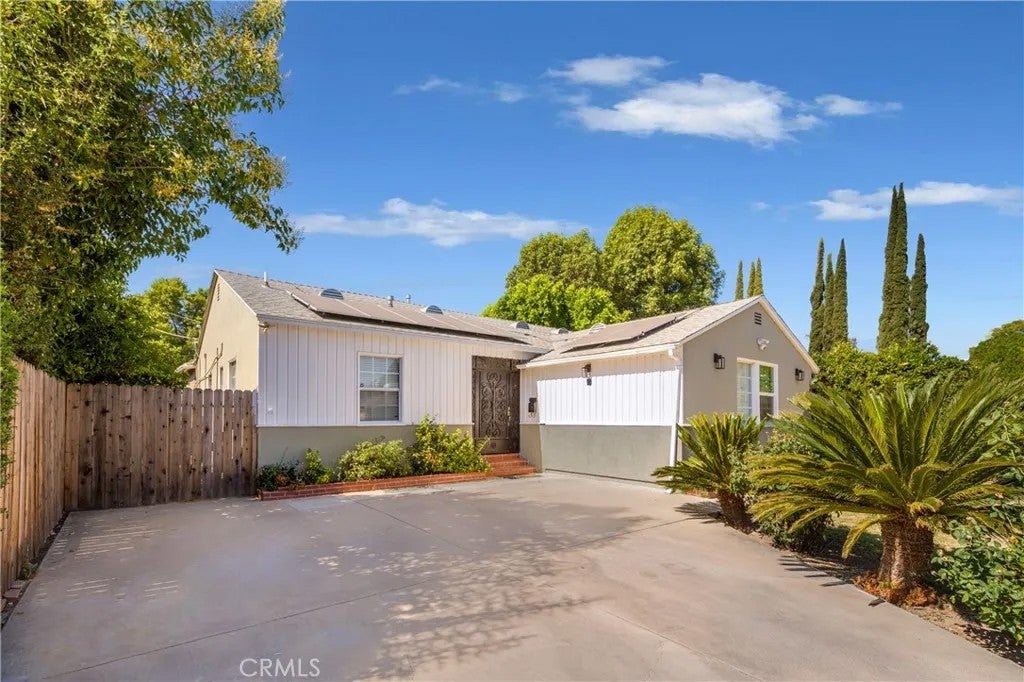19422 Welby — photo