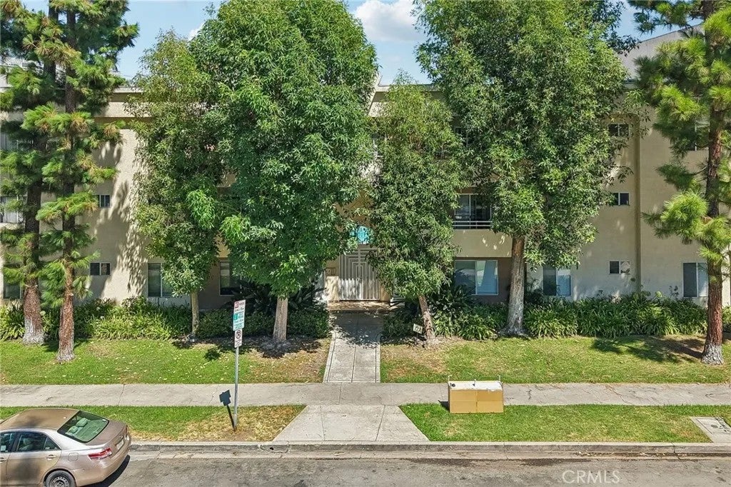 4358 Mammoth Avenue 14 — photo