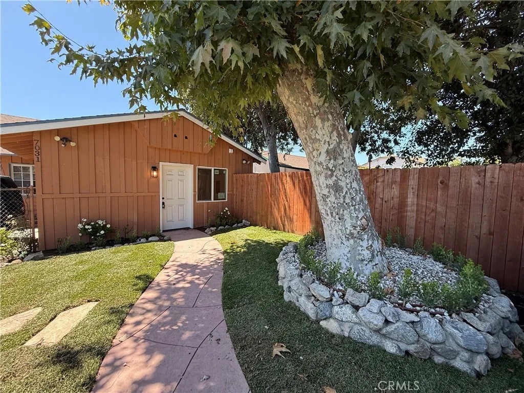7031 Bellaire Ave — photo
