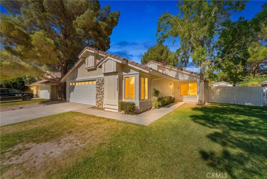 43552 Yew Street — photo