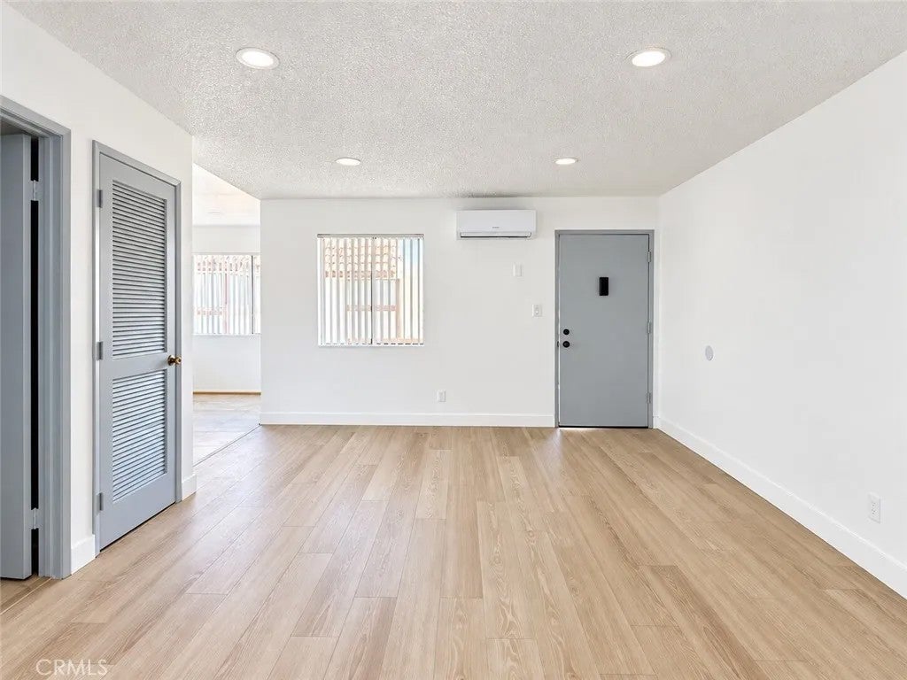801 E Chestnut Street 8 — photo