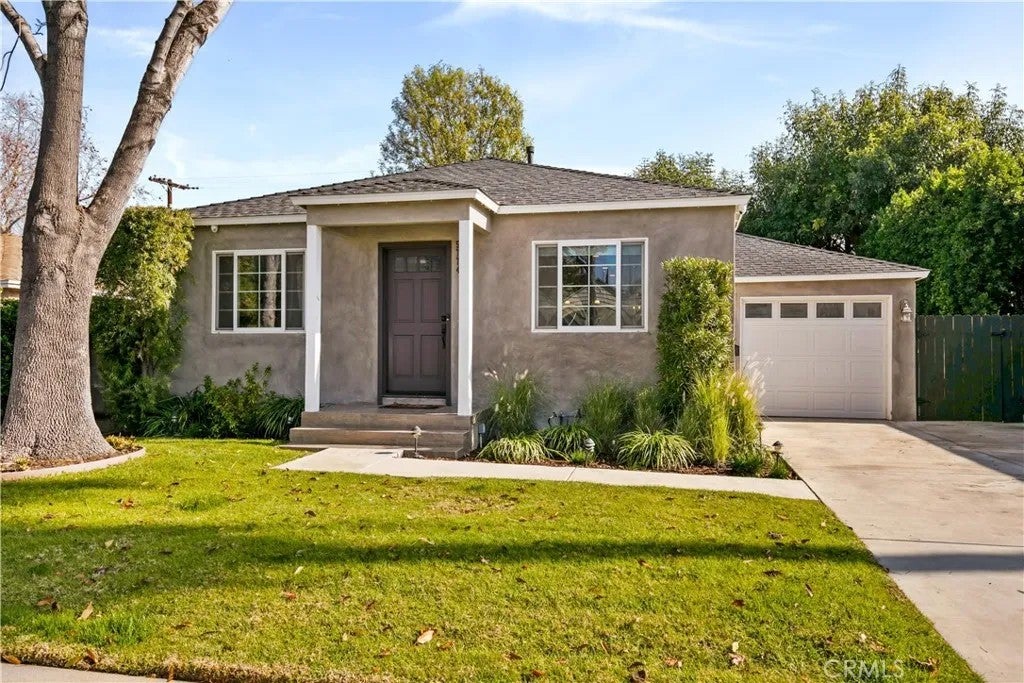 5774 Bertrand — photo