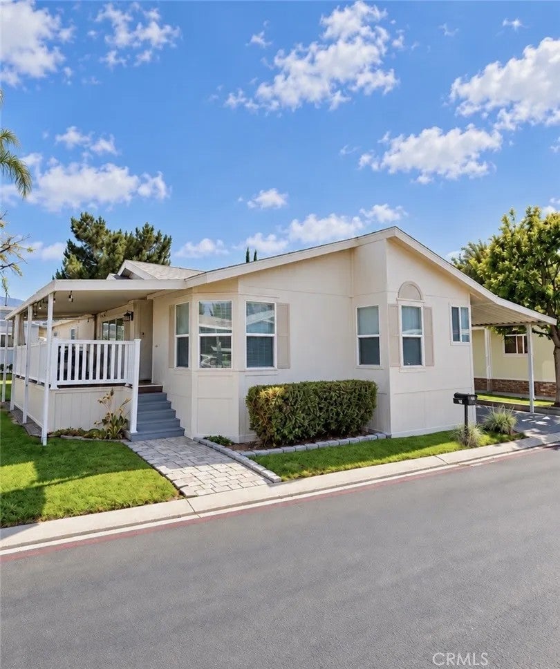 27361 Sierra 119 — photo