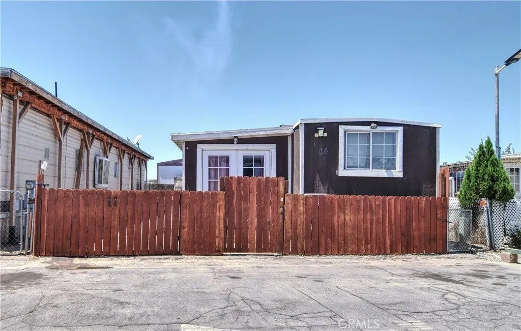 2059 E Avenue I 84 — photo