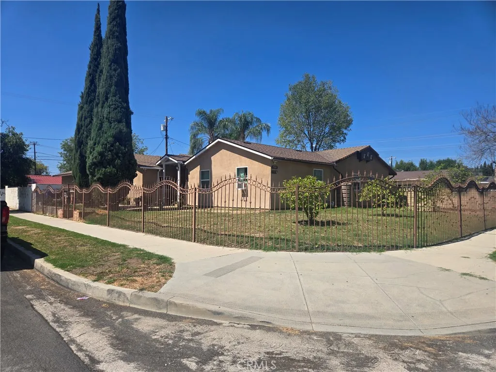11301 Collett Unit 1/2 — photo