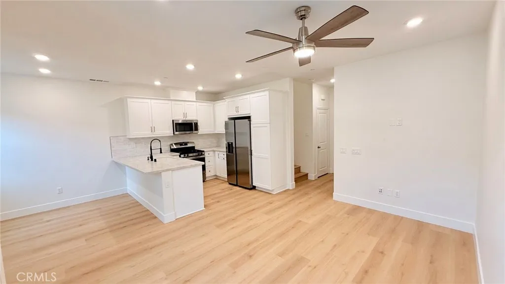 22739 Harmony, Saugus, CA 91350 — photo 2