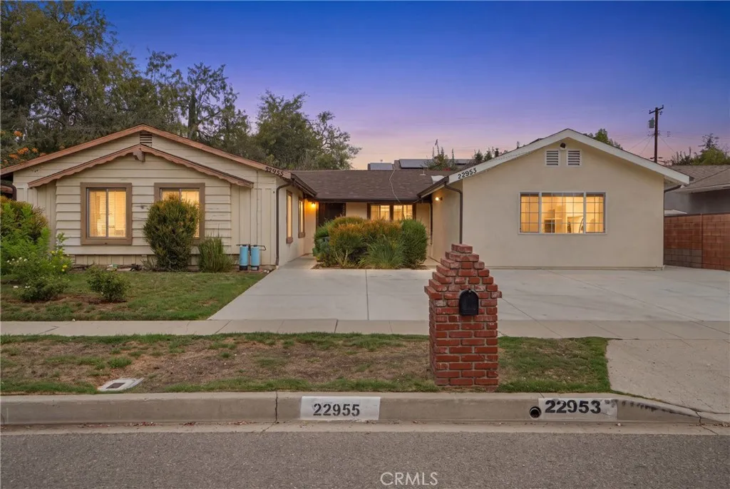 22953 Blythe Street — photo