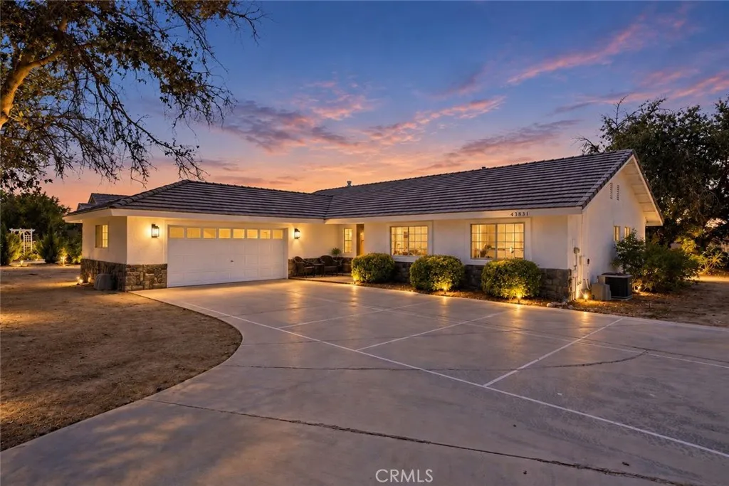 43831 Victor Place — photo