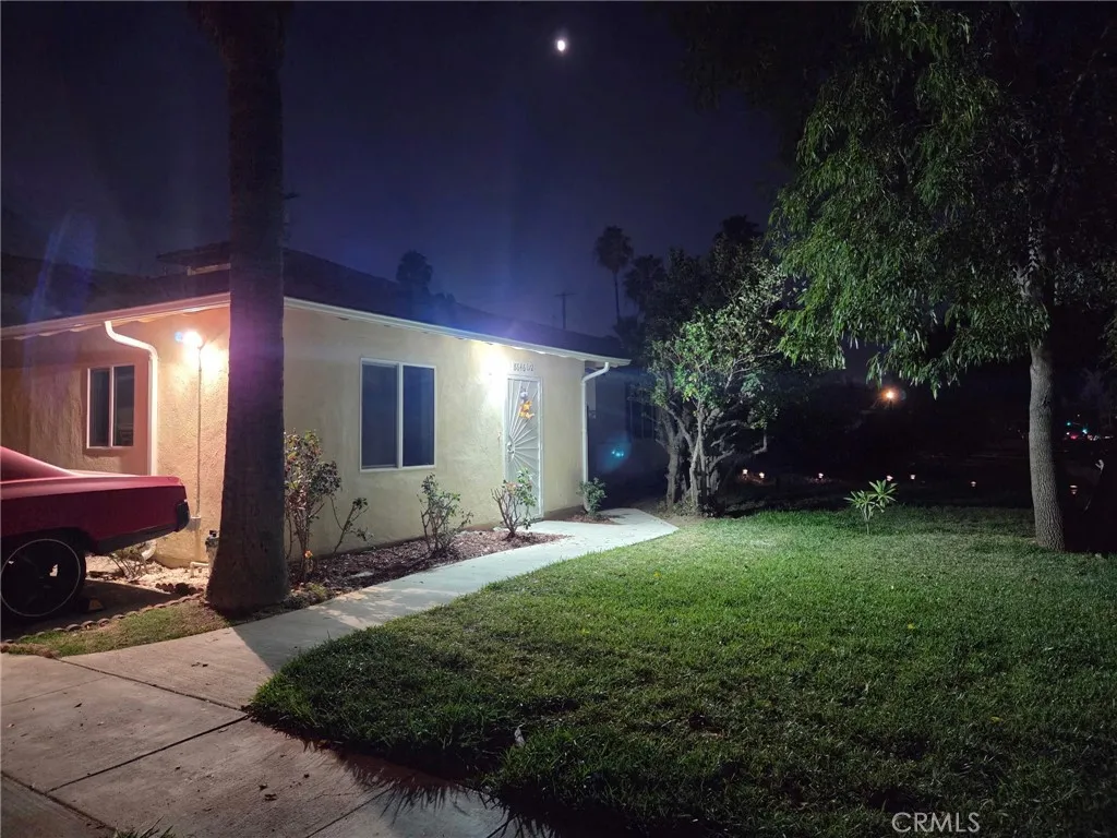 8646 Corbin Ave — photo
